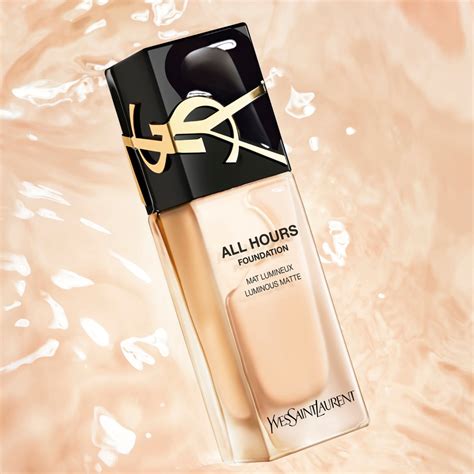 Yves Saint Laurent All Hours Foundation ilgai išliekantis  